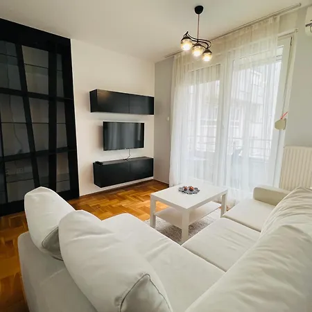 Apartament Tara 11 *